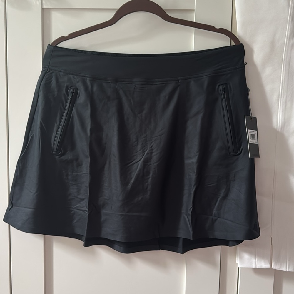 New! G/FORE Black Athletic Skort ($125)